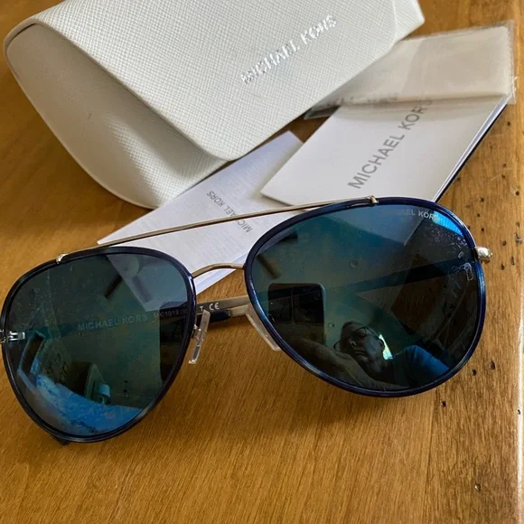 Michael Kors Collection | Accessories | New Michael Kors  display picture 1